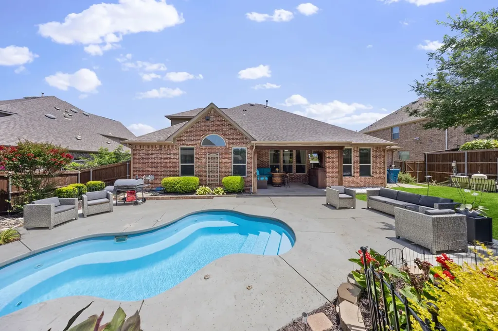 9902 Clubhouse Circle Rowlett TX 75089