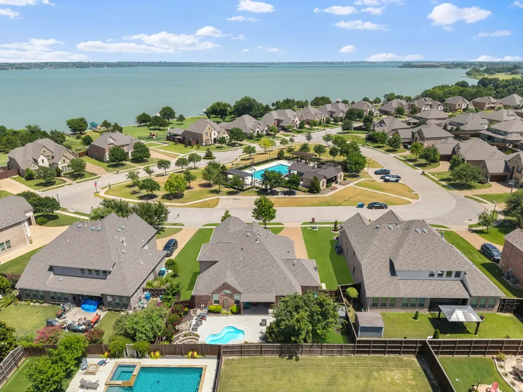 9902 Clubhouse Circle Rowlett TX 75089