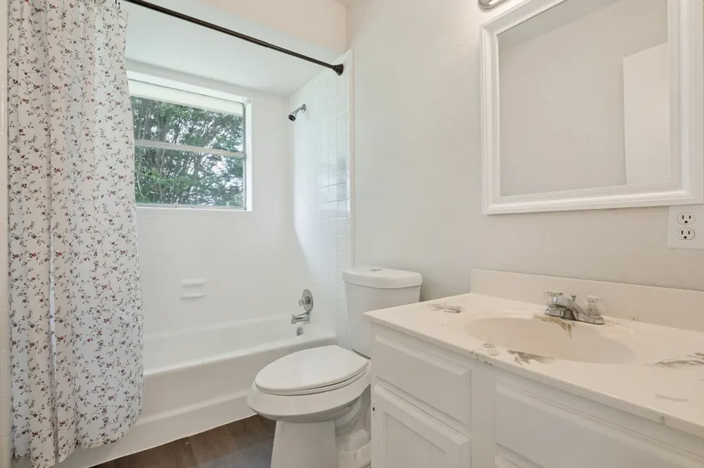 324 Cole Road Red Oak TX 75154