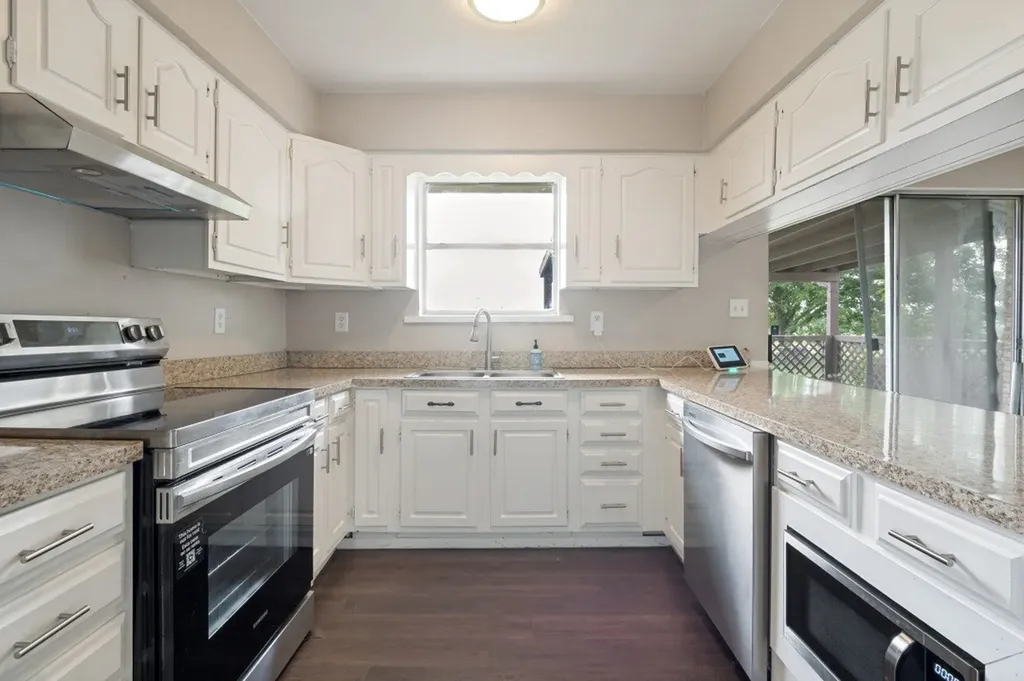 324 Cole Road Red Oak TX 75154