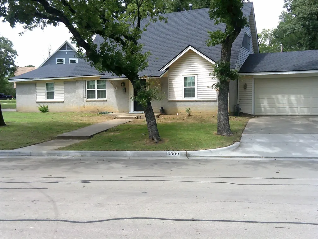 4509 Burke Road Fort Worth TX 76119
