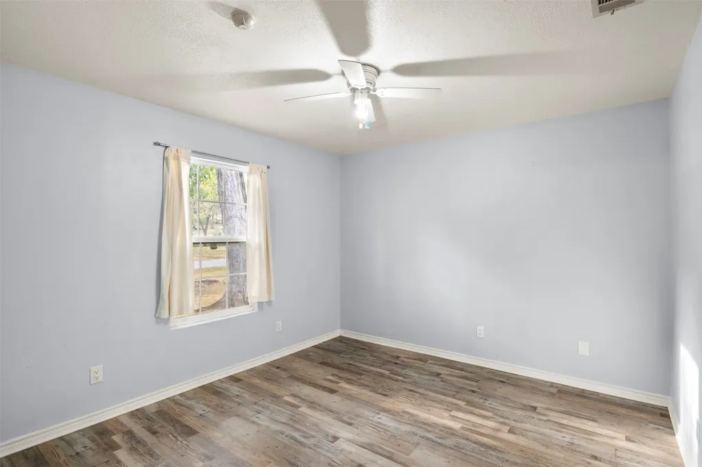 521 Hilltop Drive Tool TX 75143