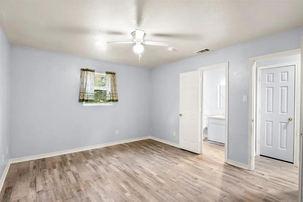 521 Hilltop Drive Tool TX 75143