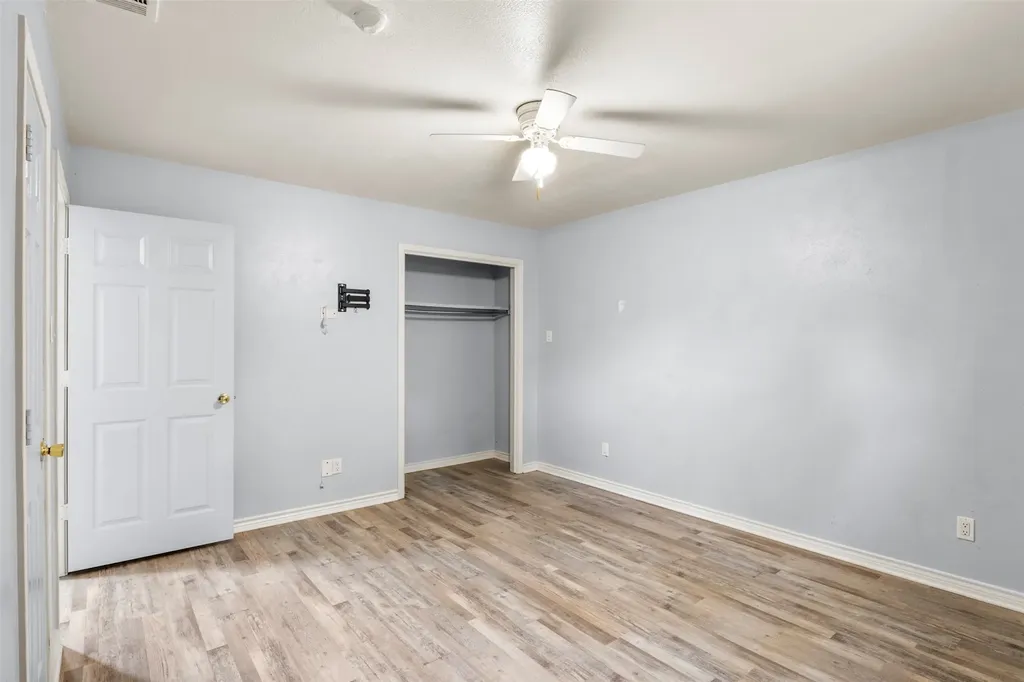 521 Hilltop Drive Tool TX 75143
