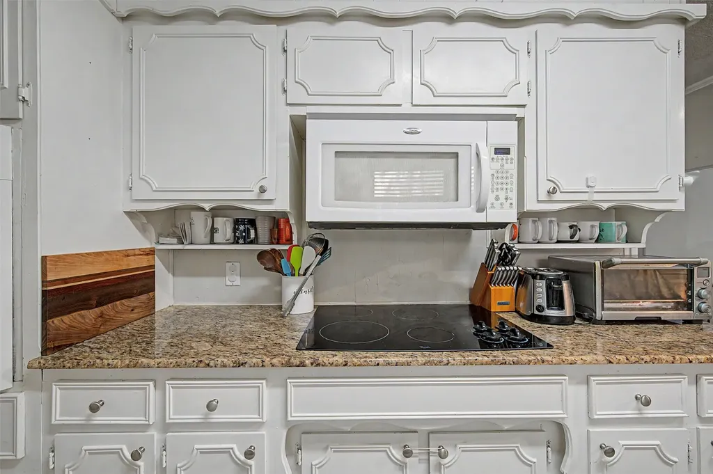 2009 Cliffside Drive Edgecliff Village TX 76134