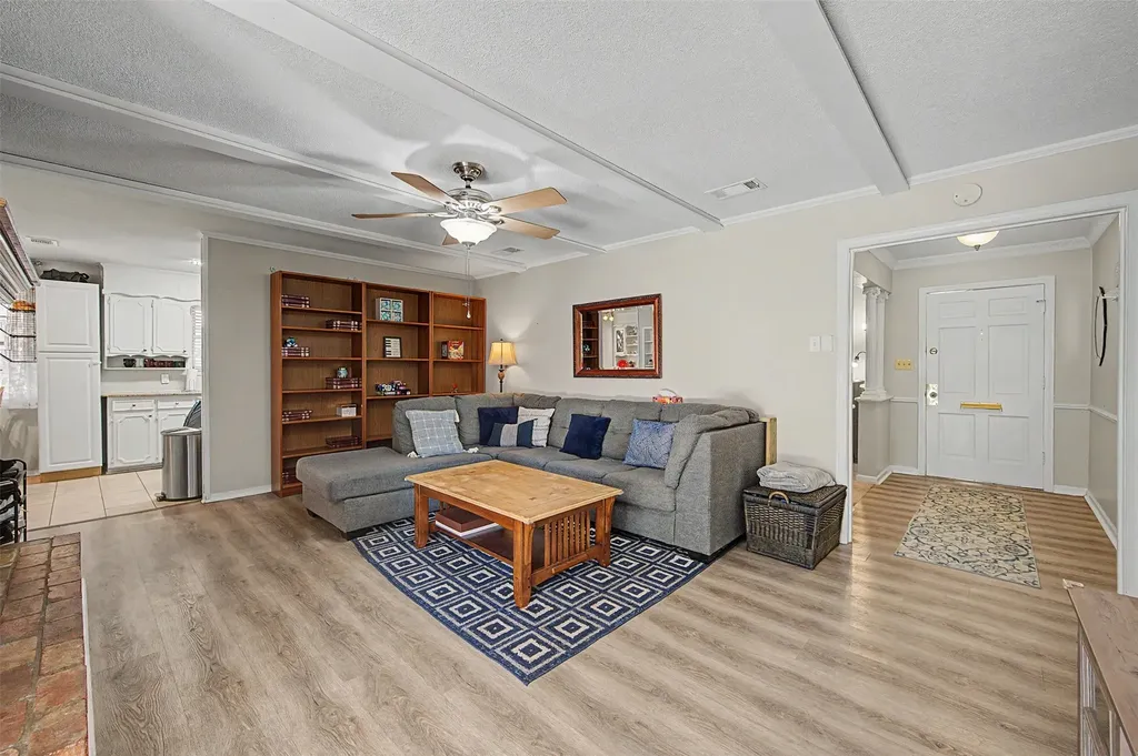 2009 Cliffside Drive Edgecliff Village TX 76134