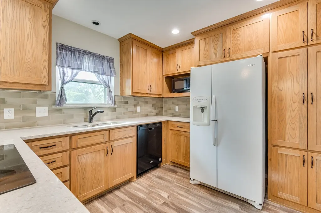 5500 Woodland Hills Drive Denton TX 76208
