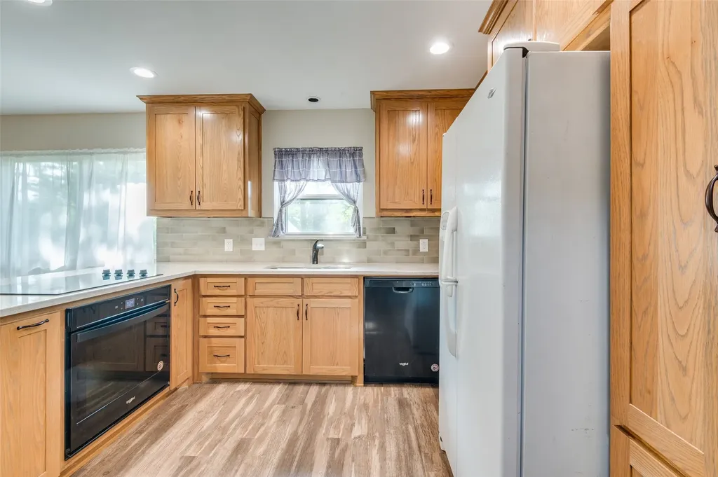 5500 Woodland Hills Drive Denton TX 76208
