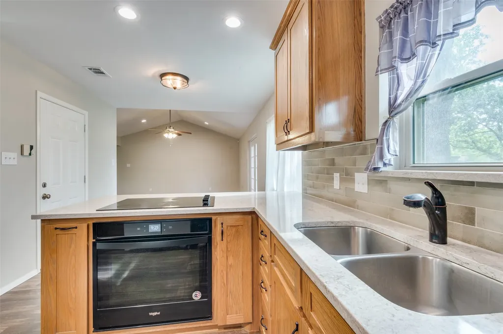5500 Woodland Hills Drive Denton TX 76208