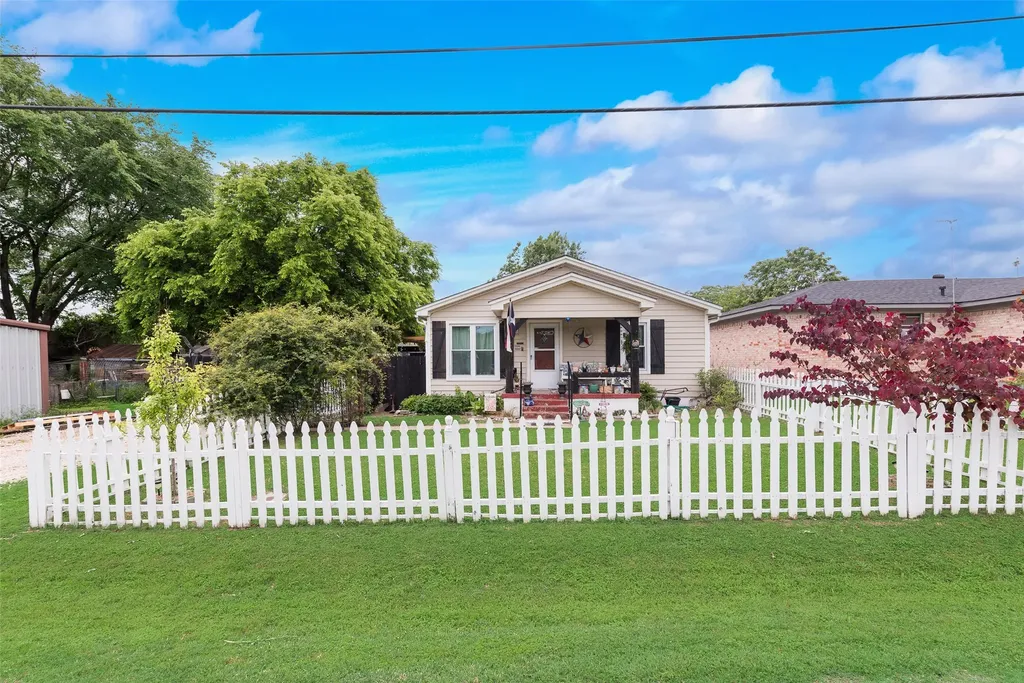 405 Pecan Street Forreston TX 76041