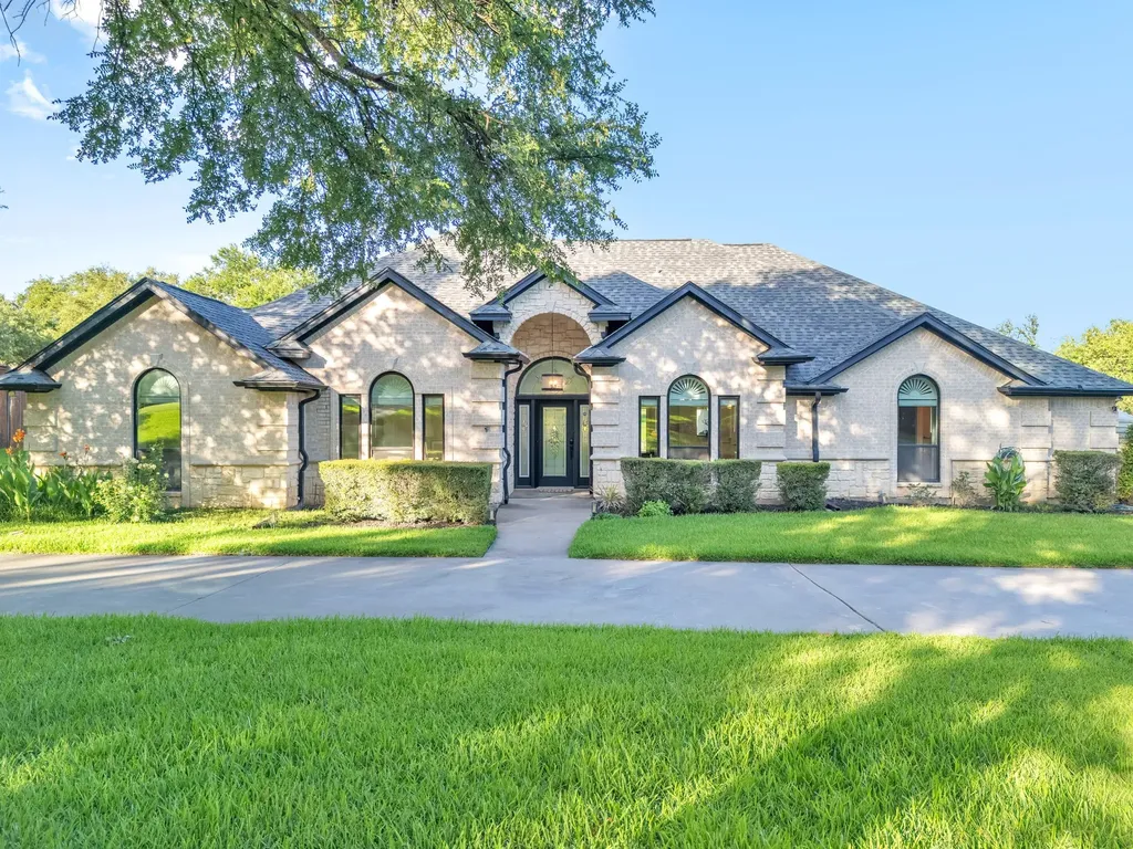 137 Oakwood Court Lakeside TX 76135