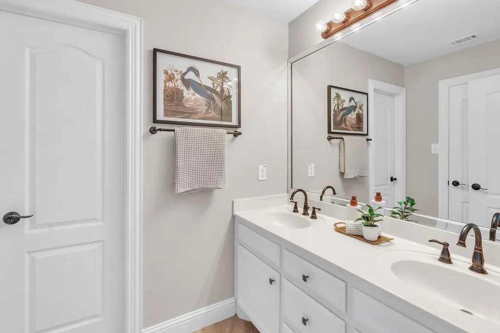 137 Oakwood Court Lakeside TX 76135