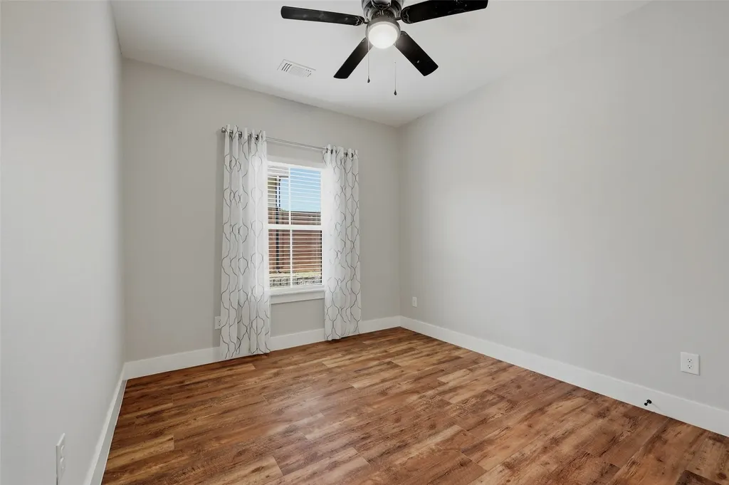 4919 Dry Creek Sherman TX 75092