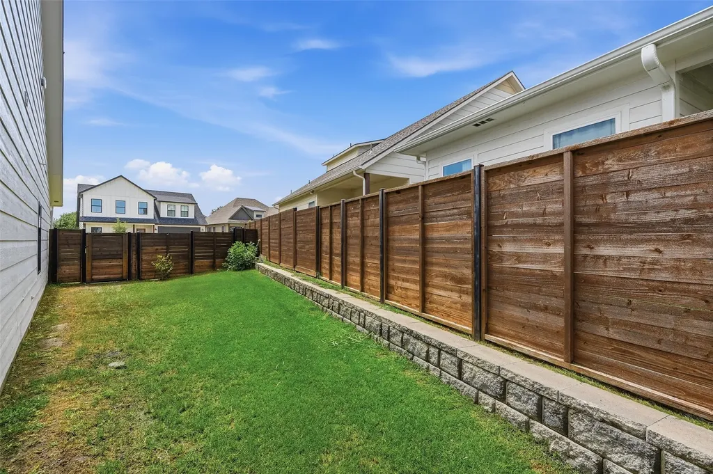 4919 Dry Creek Sherman TX 75092
