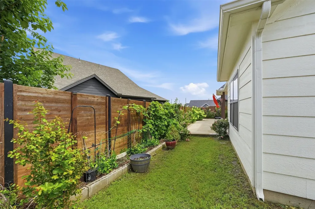 4919 Dry Creek Sherman TX 75092