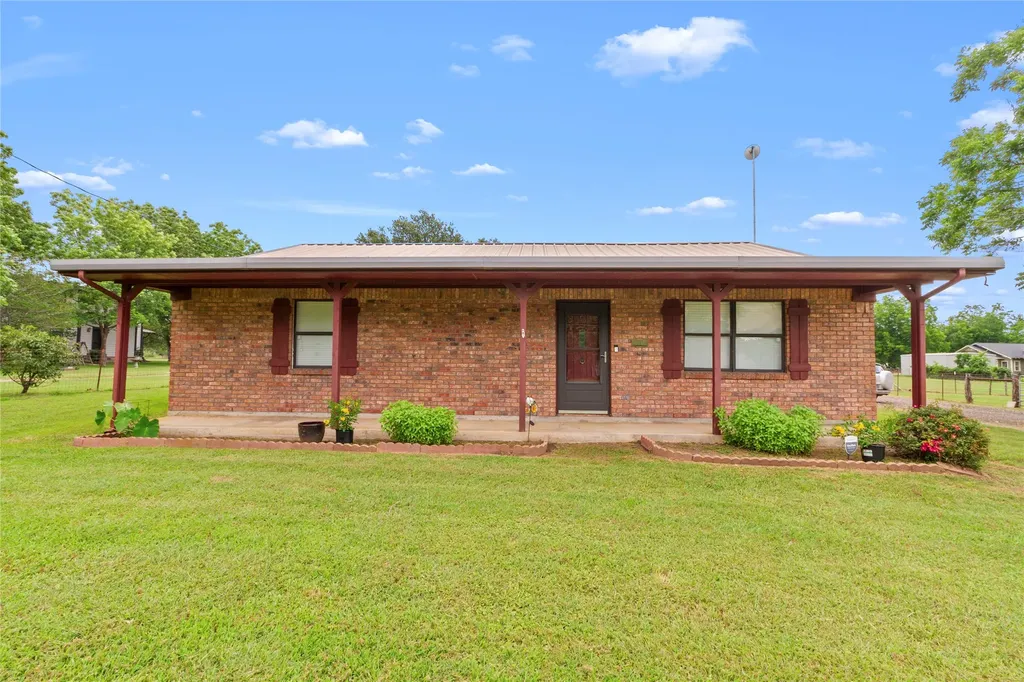 110 N Avenue D Wortham TX 76693