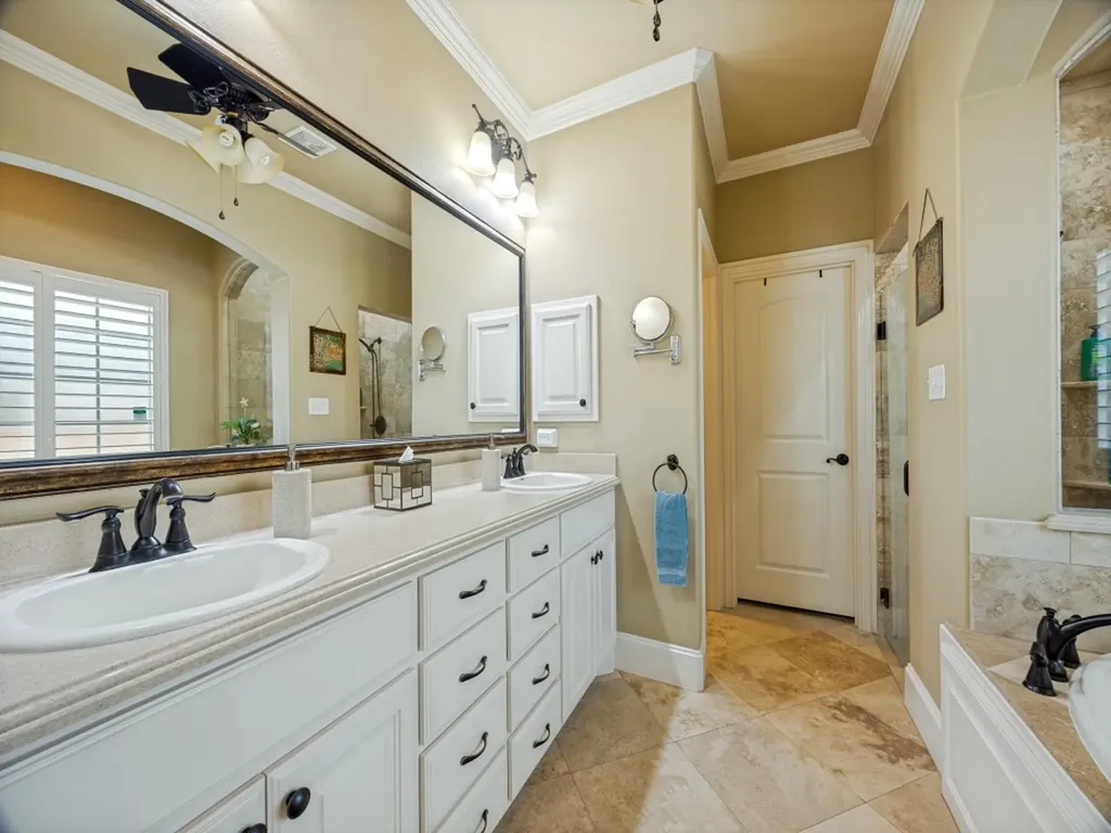 2924 Overland Trail Sherman TX 75092