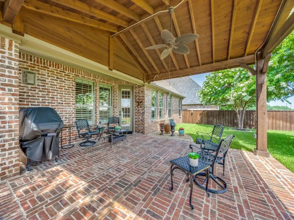 2924 Overland Trail Sherman TX 75092