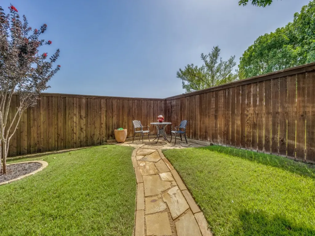 2924 Overland Trail Sherman TX 75092
