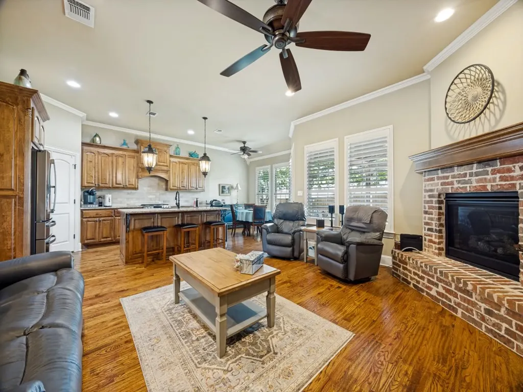 2924 Overland Trail Sherman TX 75092
