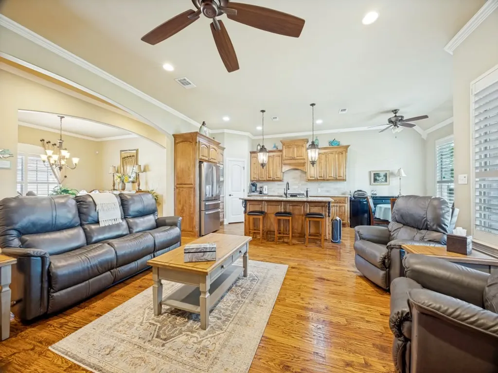 2924 Overland Trail Sherman TX 75092