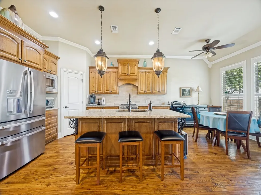 2924 Overland Trail Sherman TX 75092