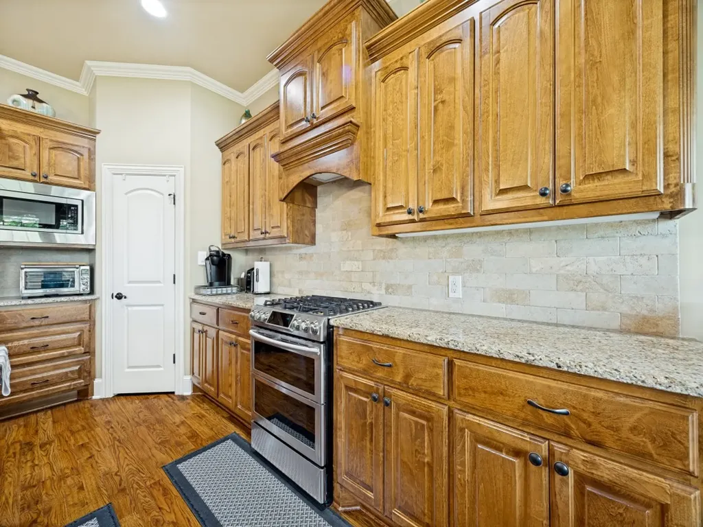 2924 Overland Trail Sherman TX 75092