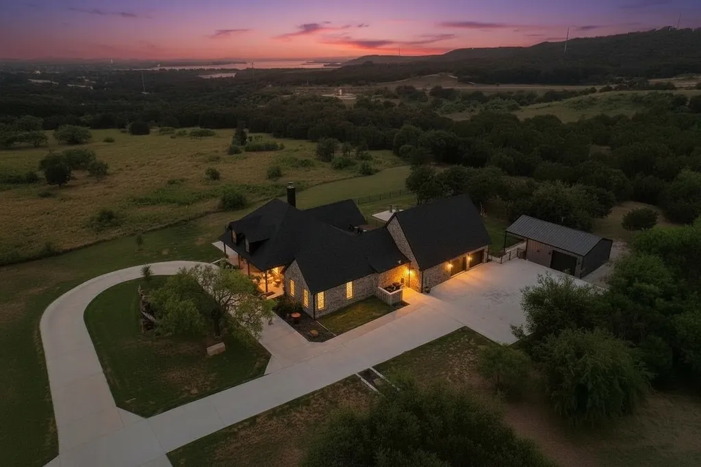 2125 Canyon Wren Loop Graford TX 76449