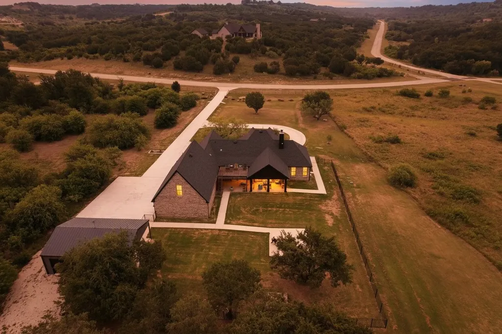 2125 Canyon Wren Loop Graford TX 76449