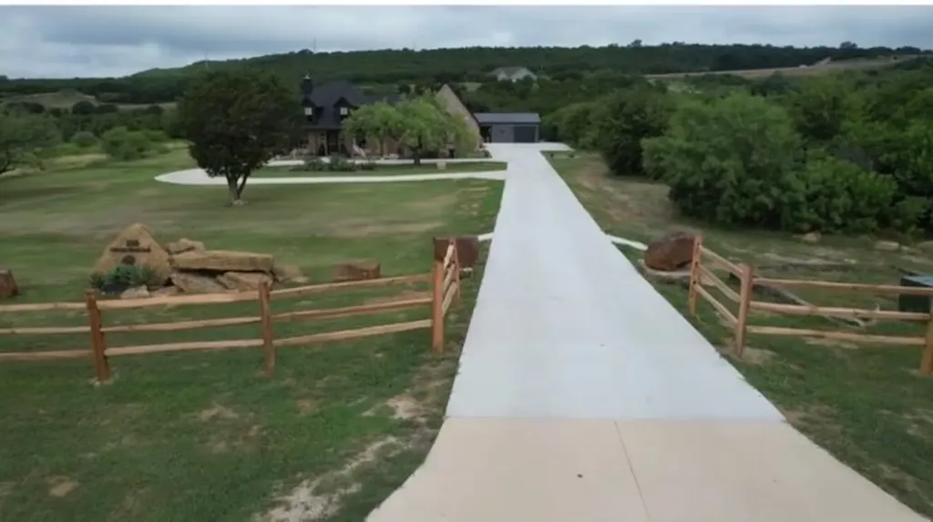 2125 Canyon Wren Loop Graford TX 76449