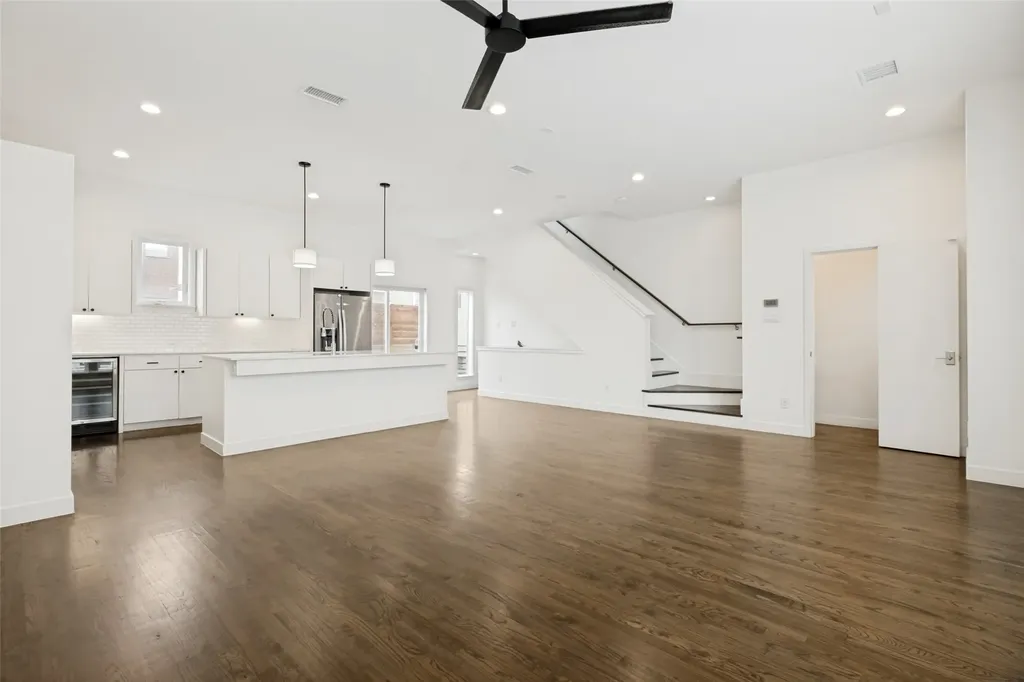 4913 Dartford Drive Dallas TX 75204