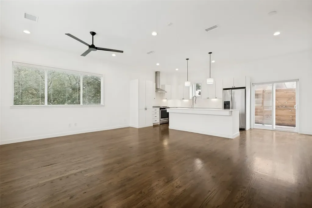4913 Dartford Drive Dallas TX 75204