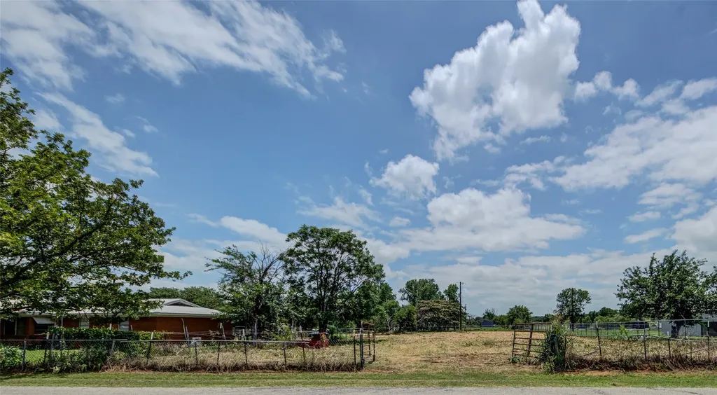 716 County Road 4757 Boyd TX 76023