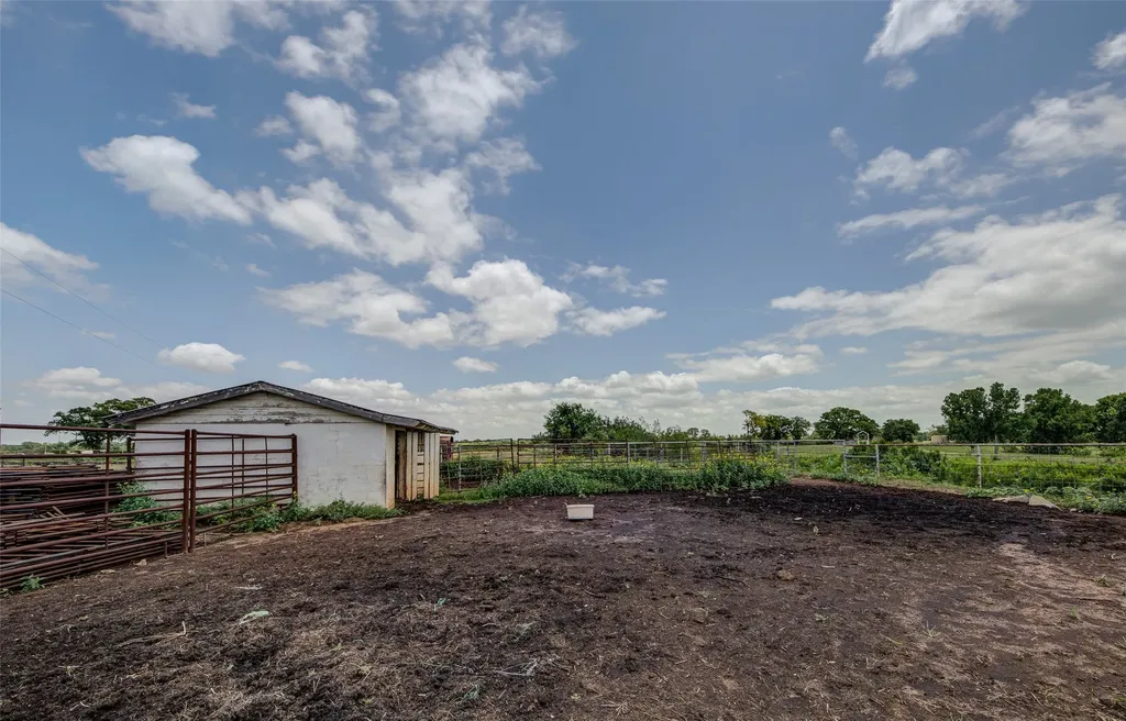 716 County Road 4757 Boyd TX 76023