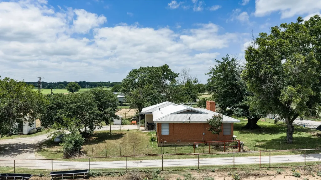 716 County Road 4757 Boyd TX 76023