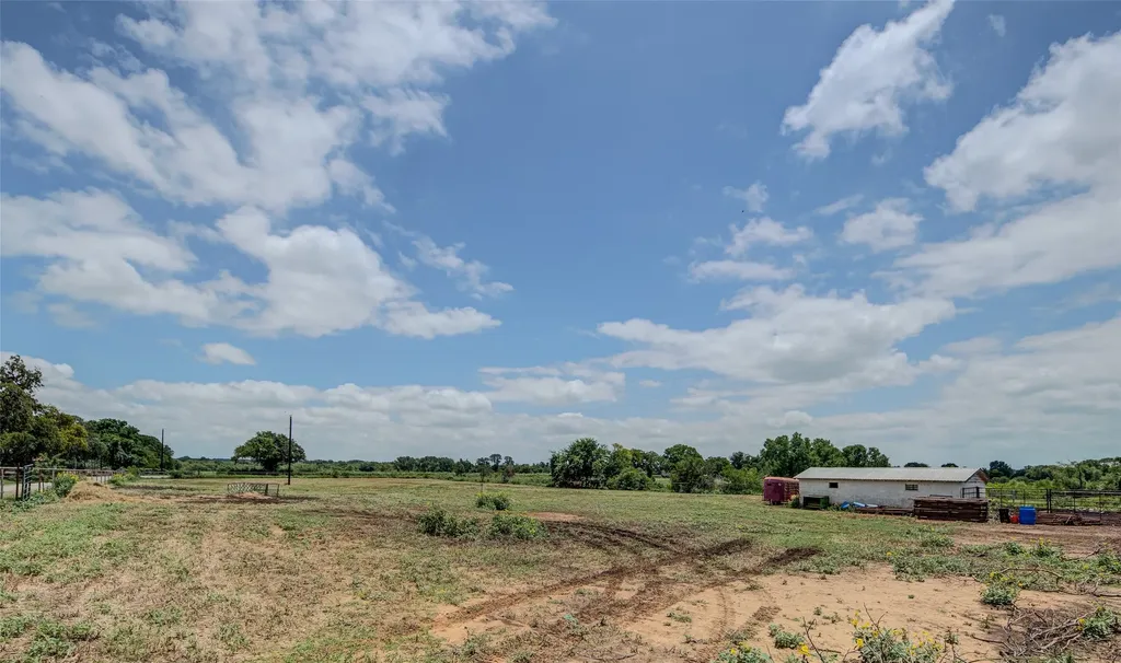 716 County Road 4757 Boyd TX 76023
