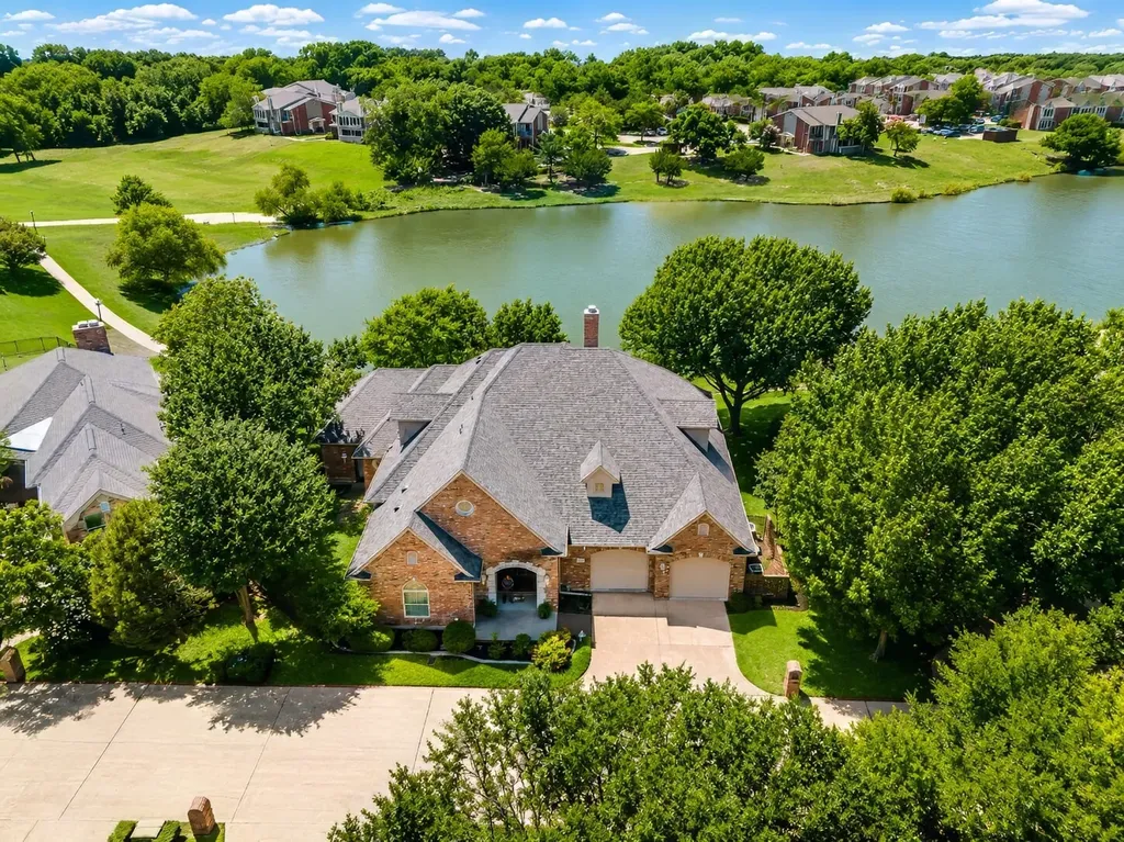 5974 River Bend Drive Benbrook TX 76132