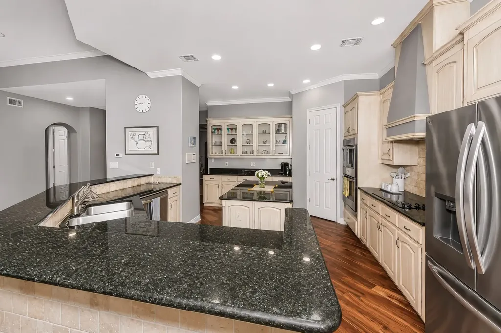 5974 River Bend Drive Benbrook TX 76132
