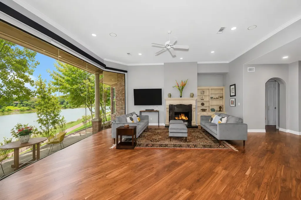 5974 River Bend Drive Benbrook TX 76132