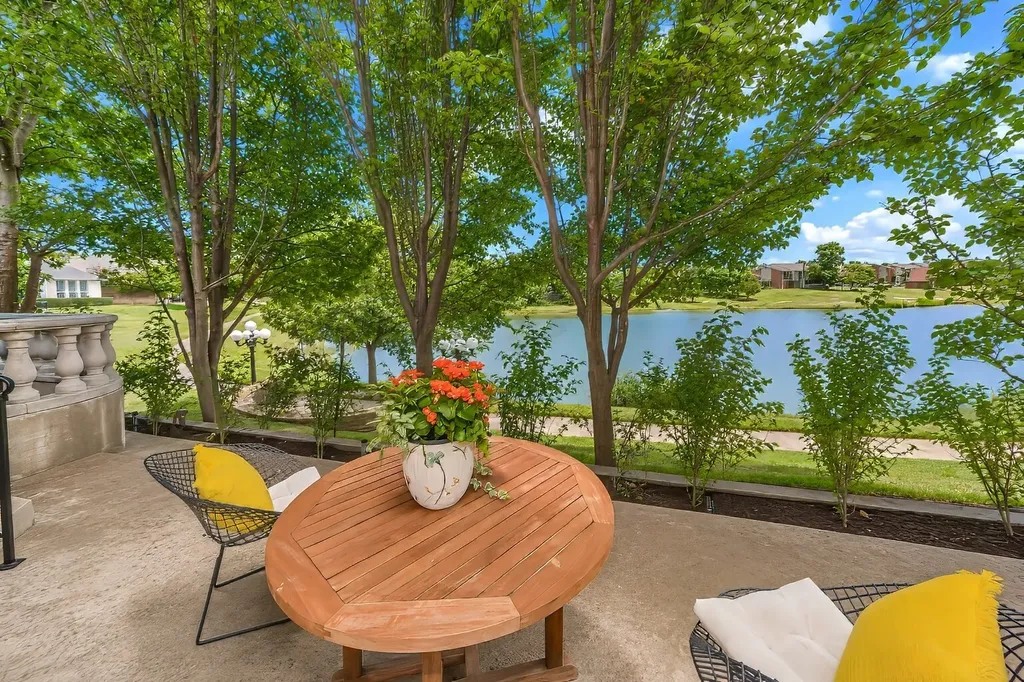 5974 River Bend Drive Benbrook TX 76132