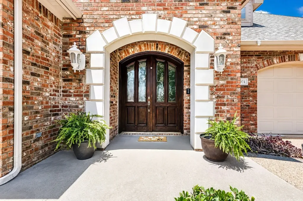 5974 River Bend Drive Benbrook TX 76132