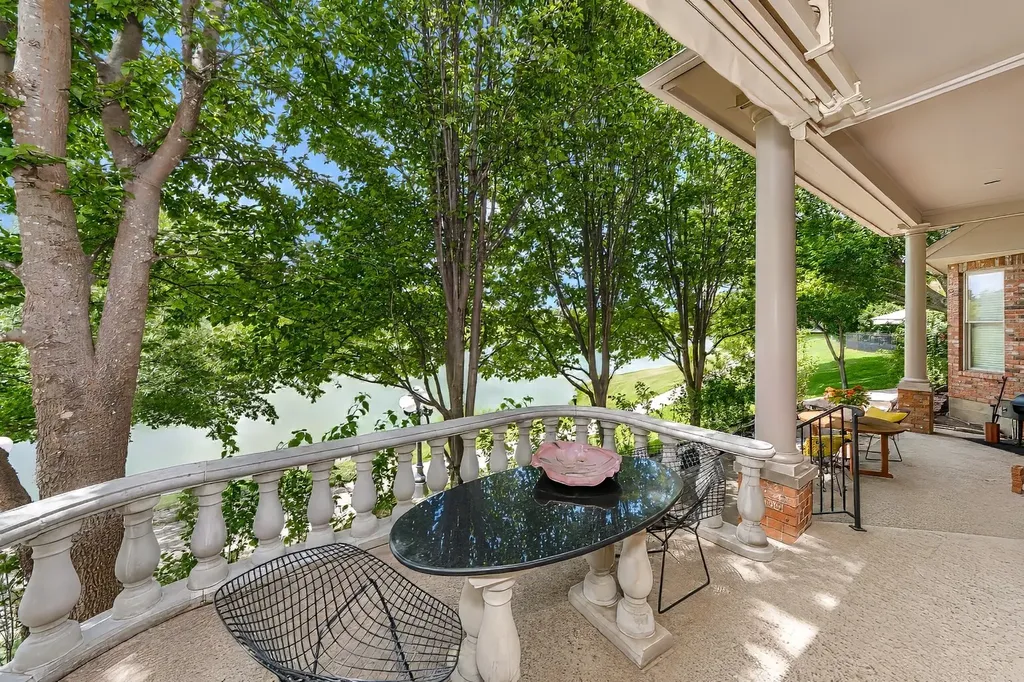 5974 River Bend Drive Benbrook TX 76132