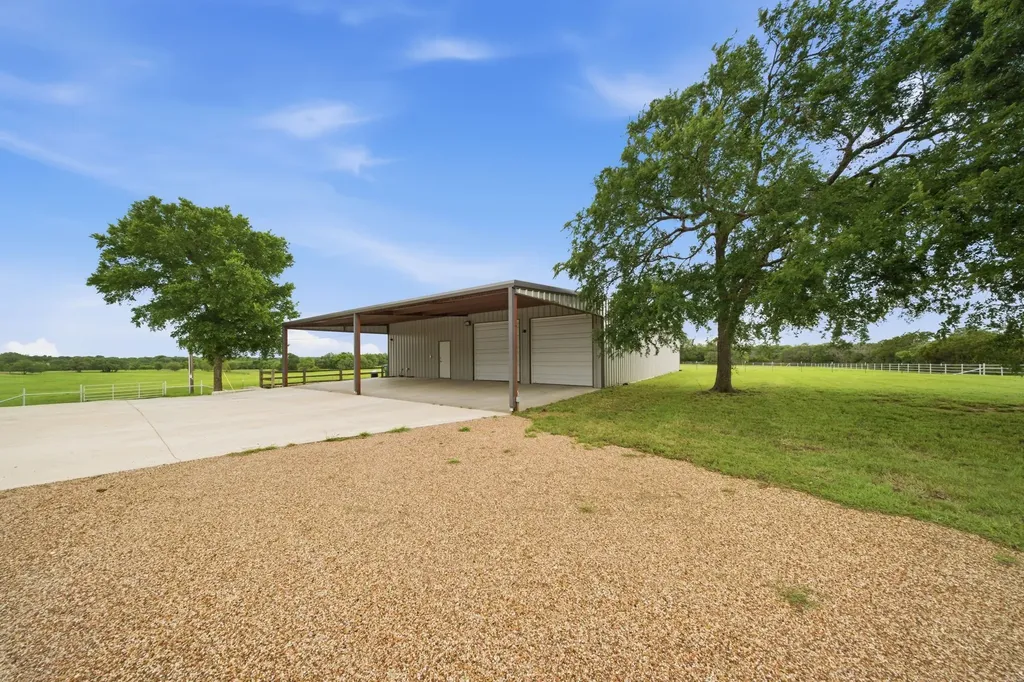 1632 County Road 4125 Iredell TX 76649