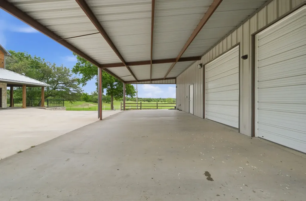 1632 County Road 4125 Iredell TX 76649