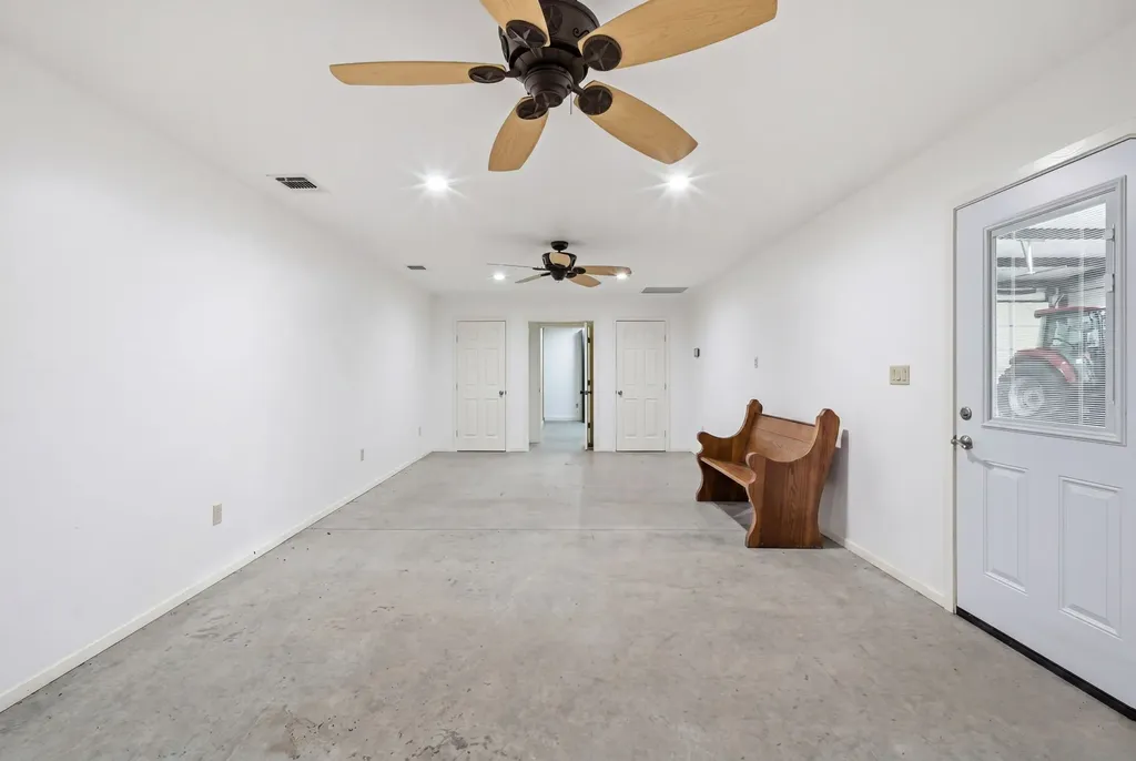 1632 County Road 4125 Iredell TX 76649