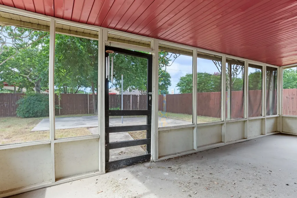 1820 Emery Street Denton TX 76201