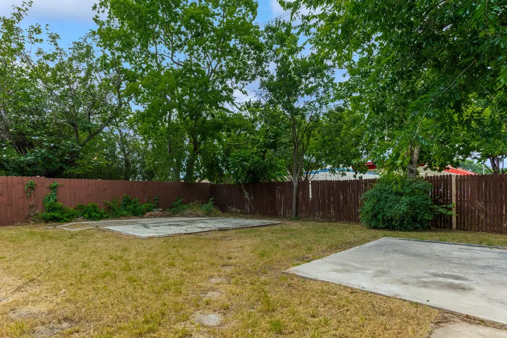 1820 Emery Street Denton TX 76201