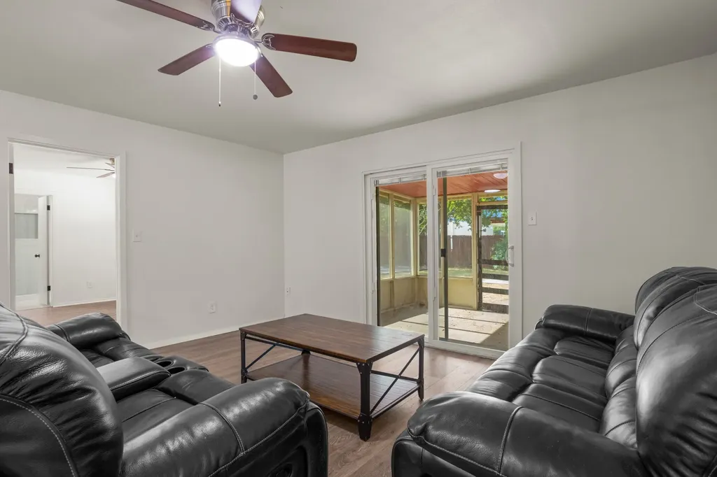 1820 Emery Street Denton TX 76201