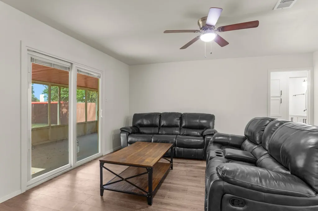 1820 Emery Street Denton TX 76201