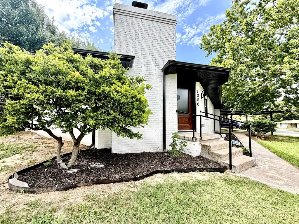 7000 Park Place Drive Richland Hills TX 76118